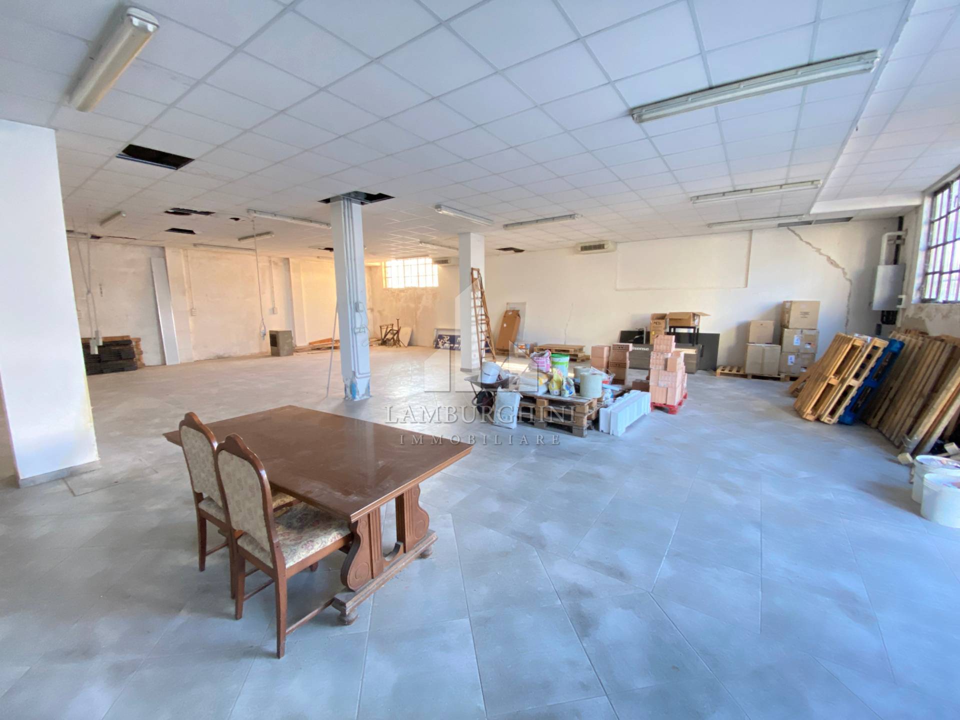 Negozio in affitto a Ferrara