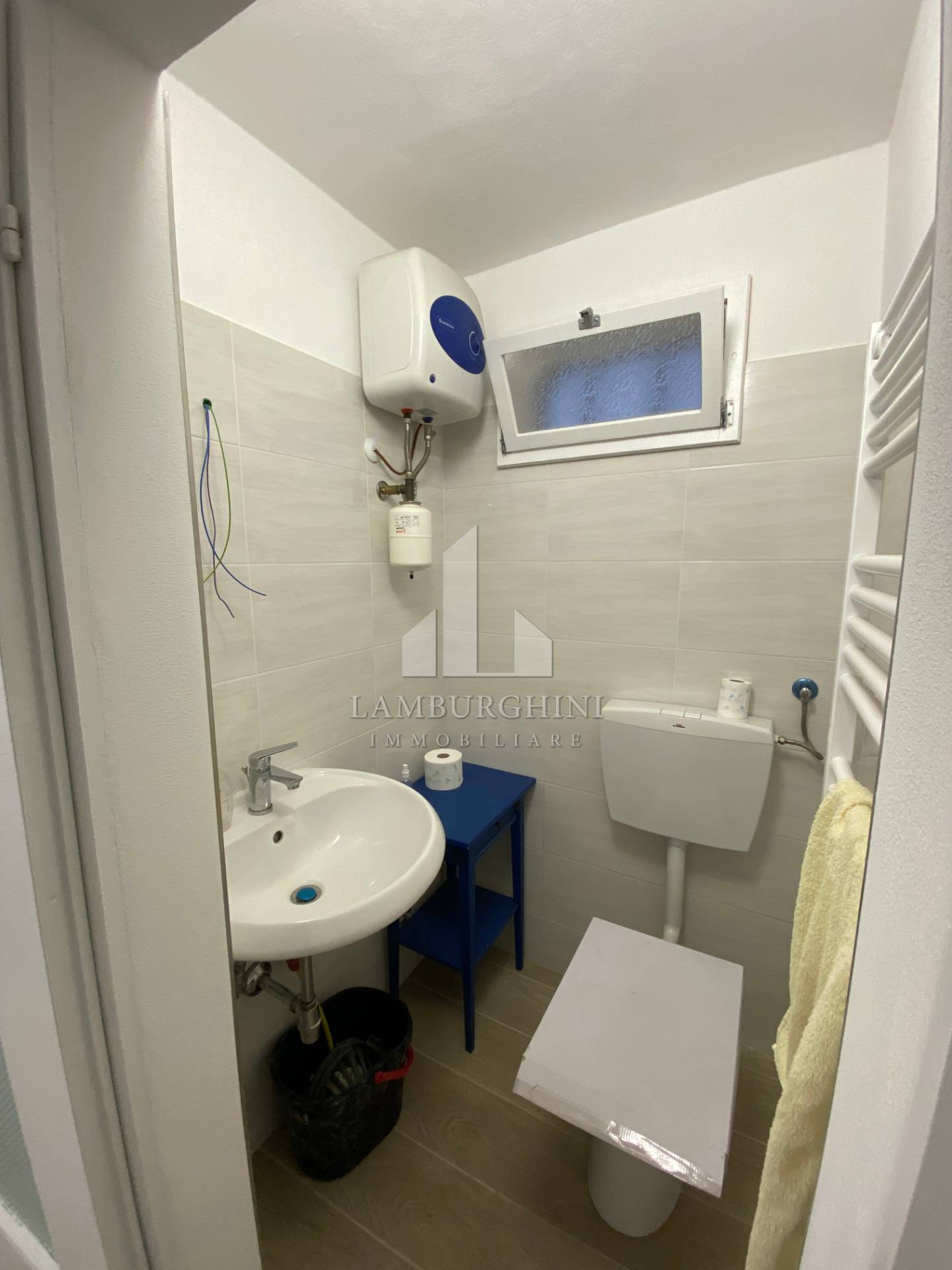 Negozio in vendita a Ferrara, Entro Mura