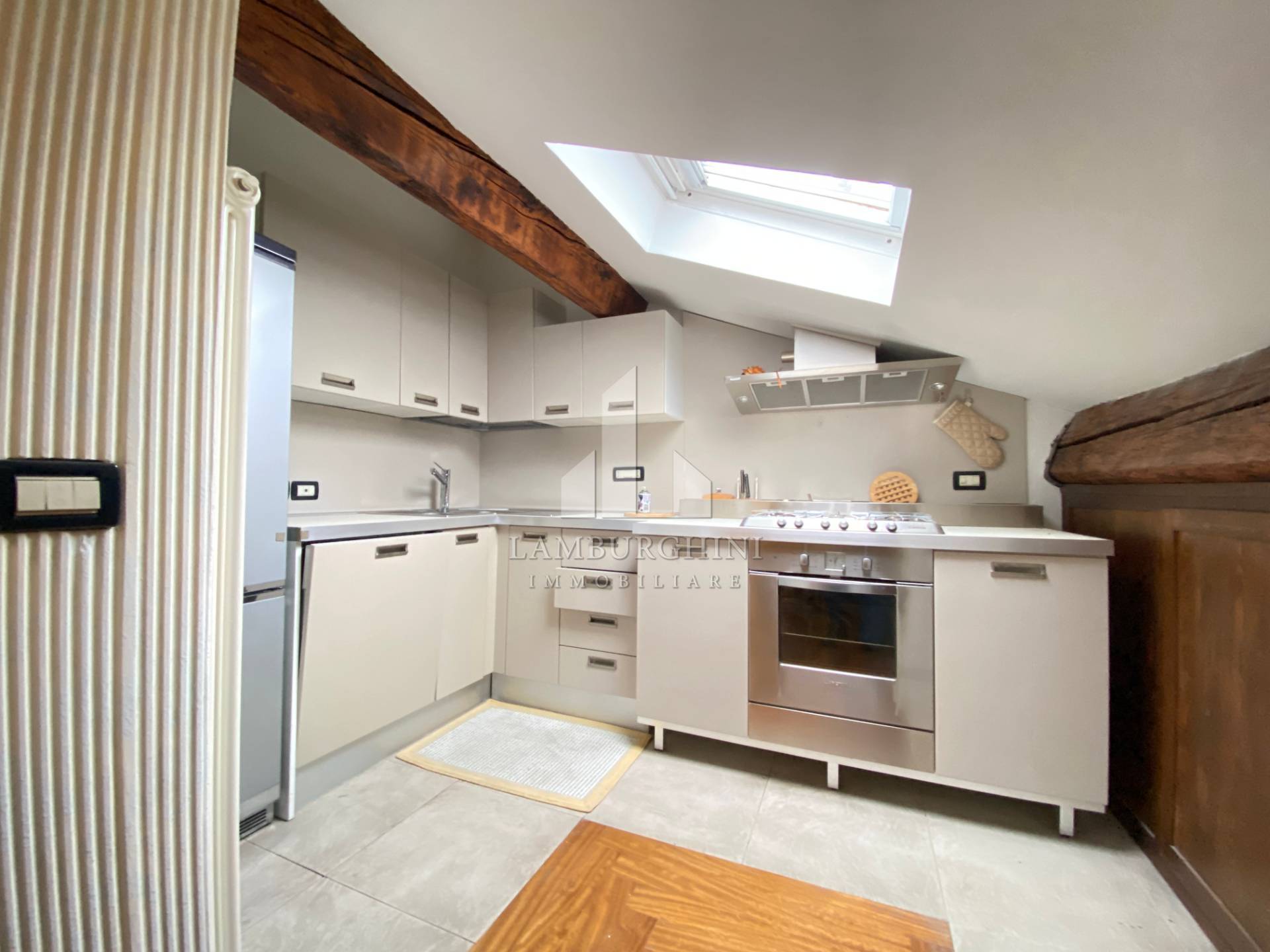 Attico/Mansarda in vendita a Ferrara, Centro storico