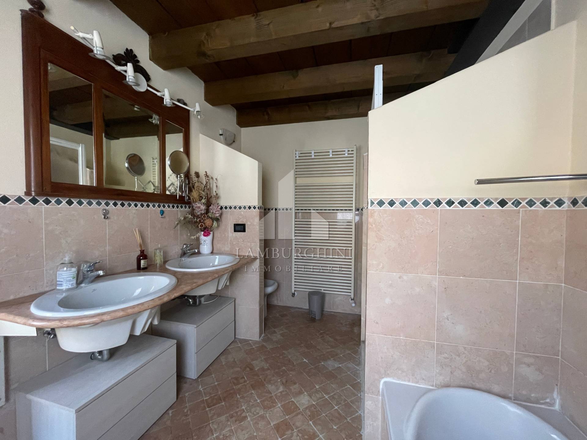 Appartamento in vendita a Ferrara, Centro storico