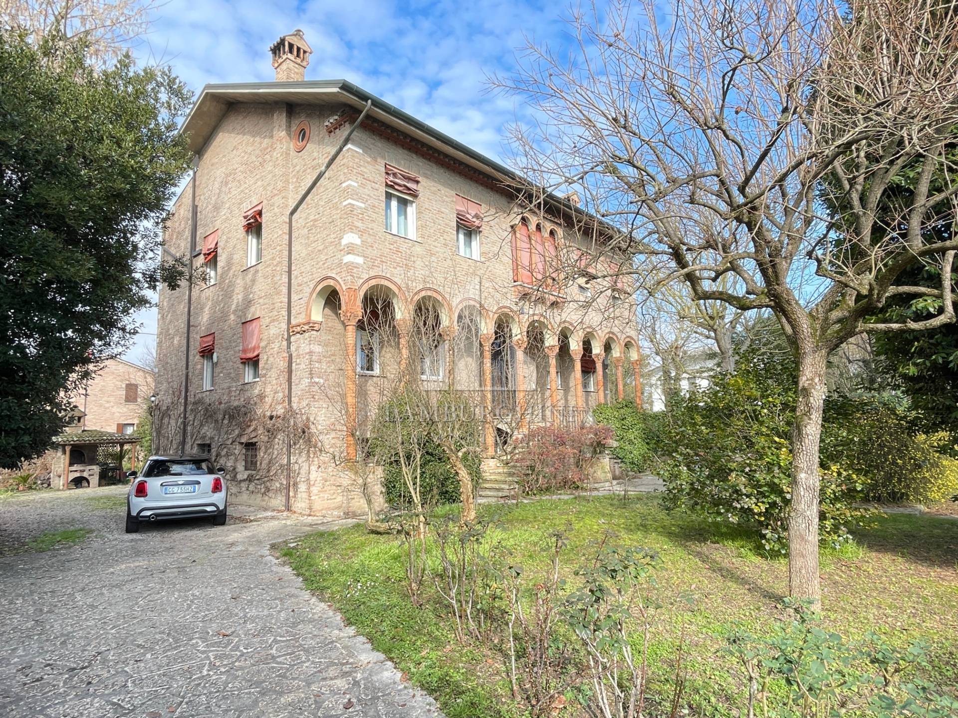Casa indipendente in vendita a Ferrara, Pontegradella