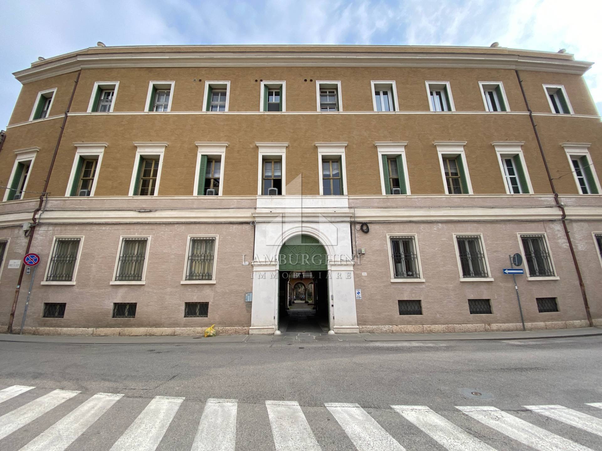 Ufficio in affitto a Ferrara, Centro storico