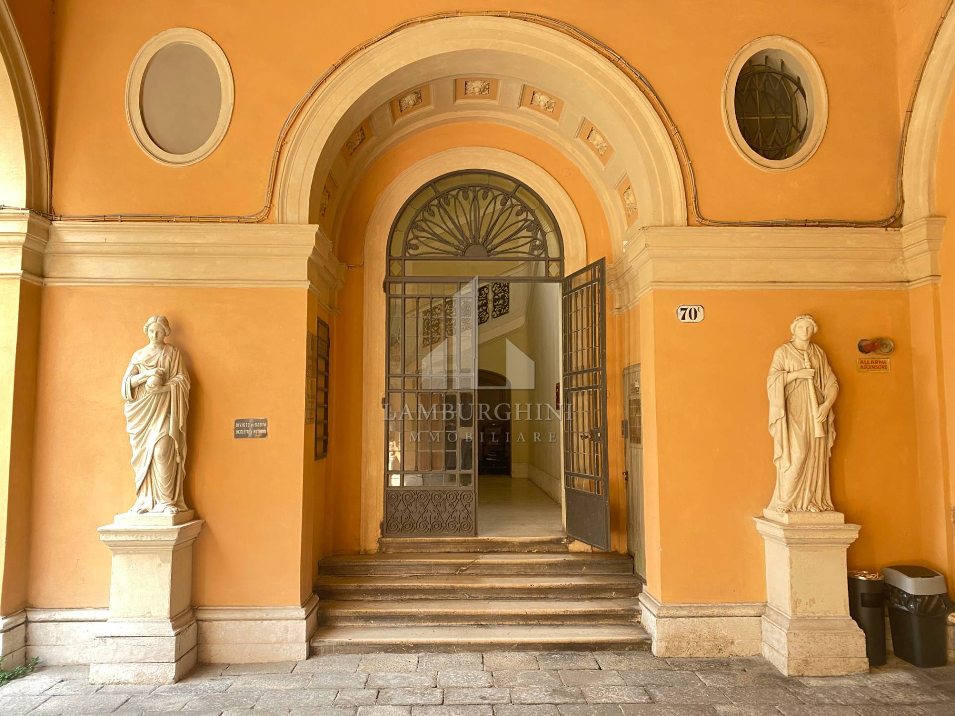 Ufficio in affitto a Ferrara, Centro storico