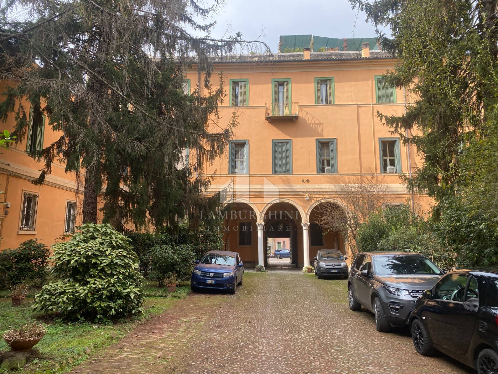 Ufficio in affitto a Ferrara, Centro storico