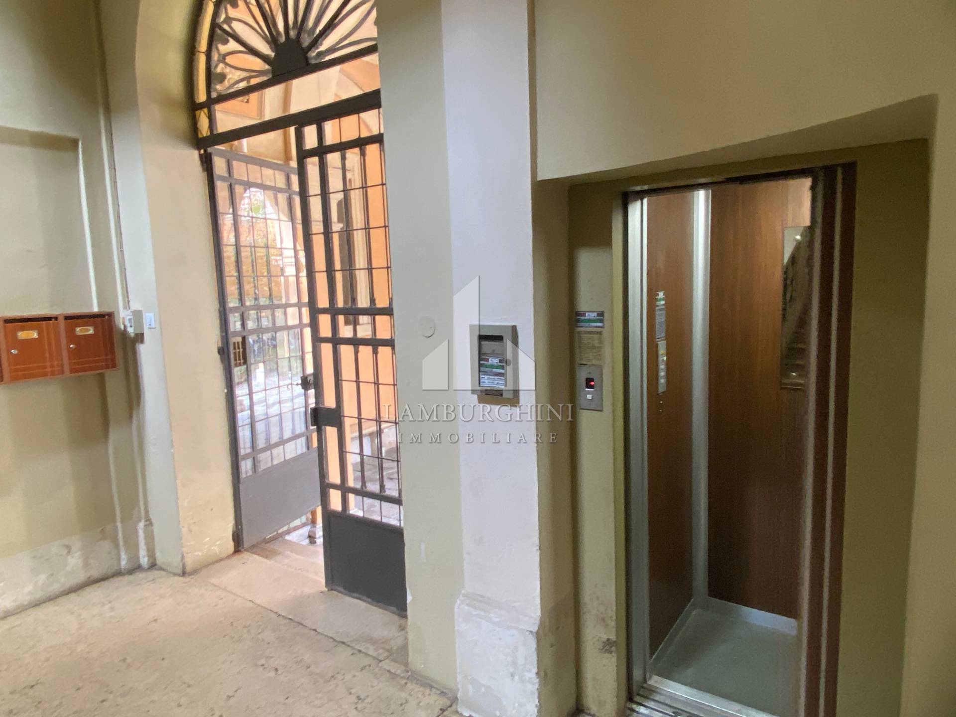 Ufficio in affitto a Ferrara, Centro storico