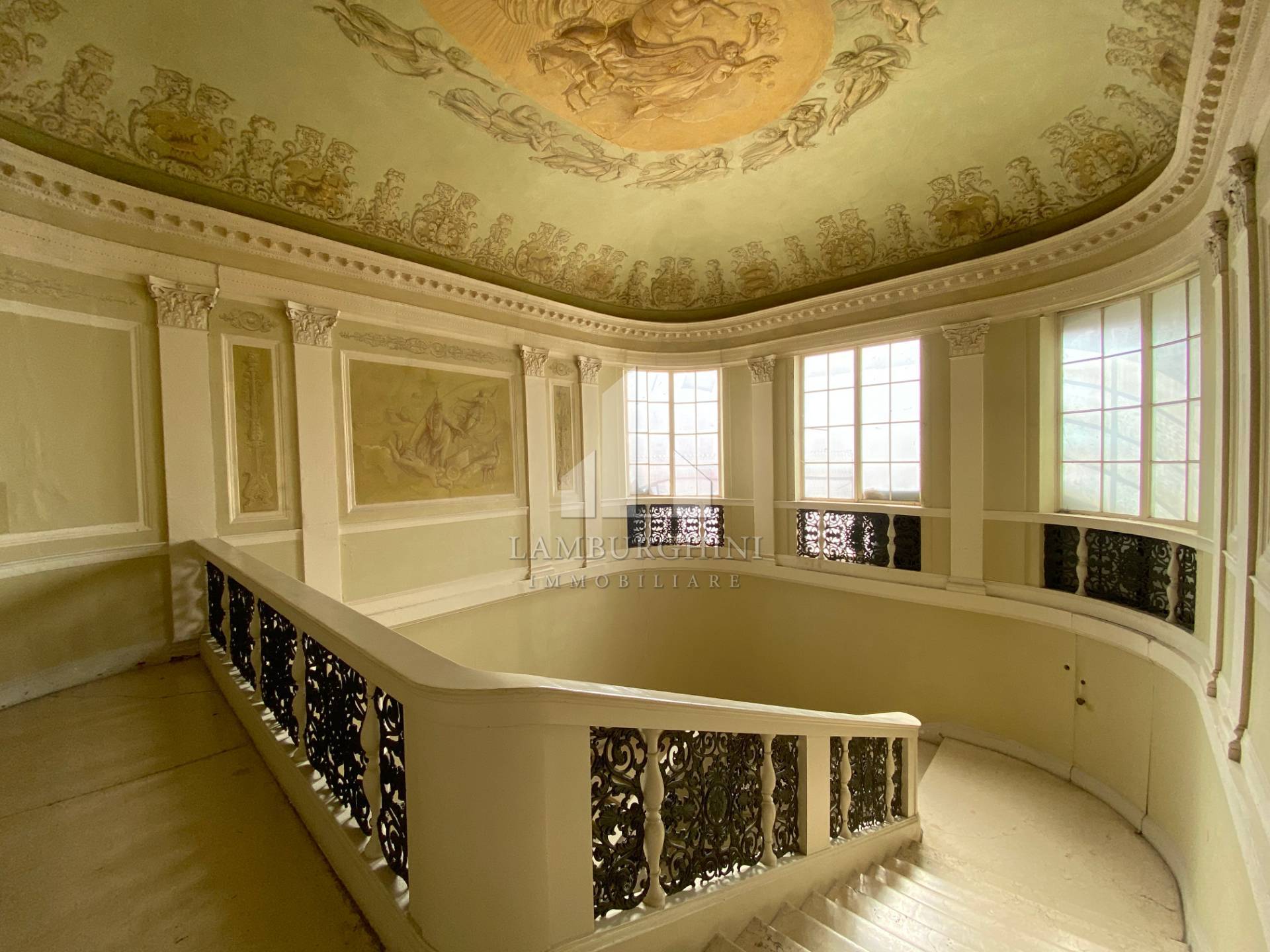 Ufficio in affitto a Ferrara, Centro storico