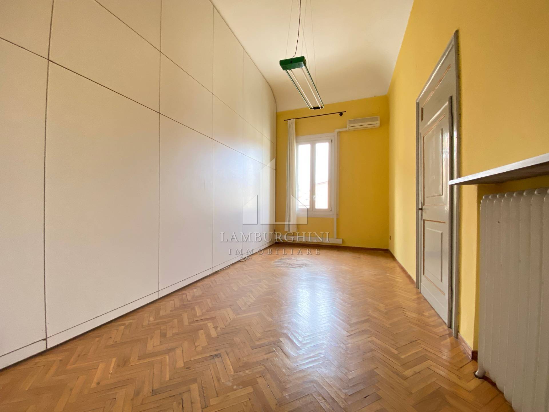 Ufficio in affitto a Ferrara, Centro storico