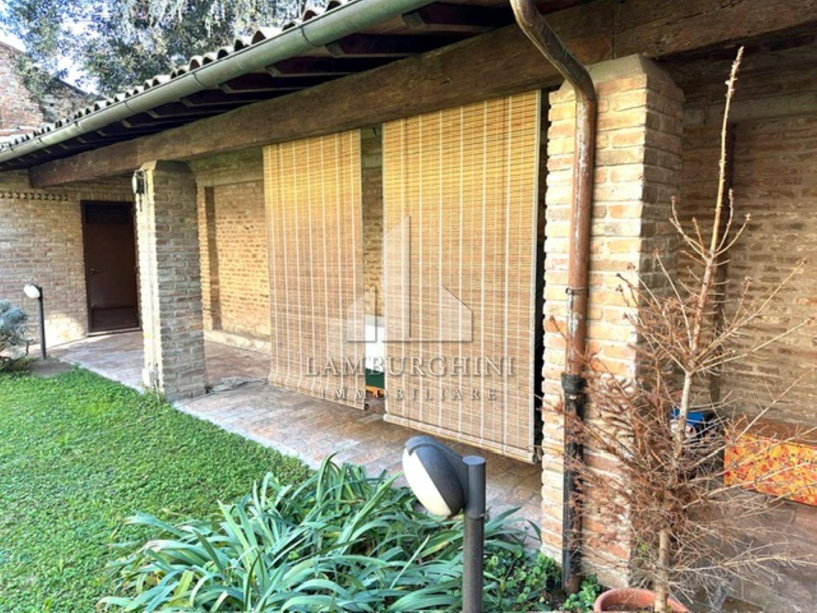 Palazzo in vendita a Ferrara, Entro Mura