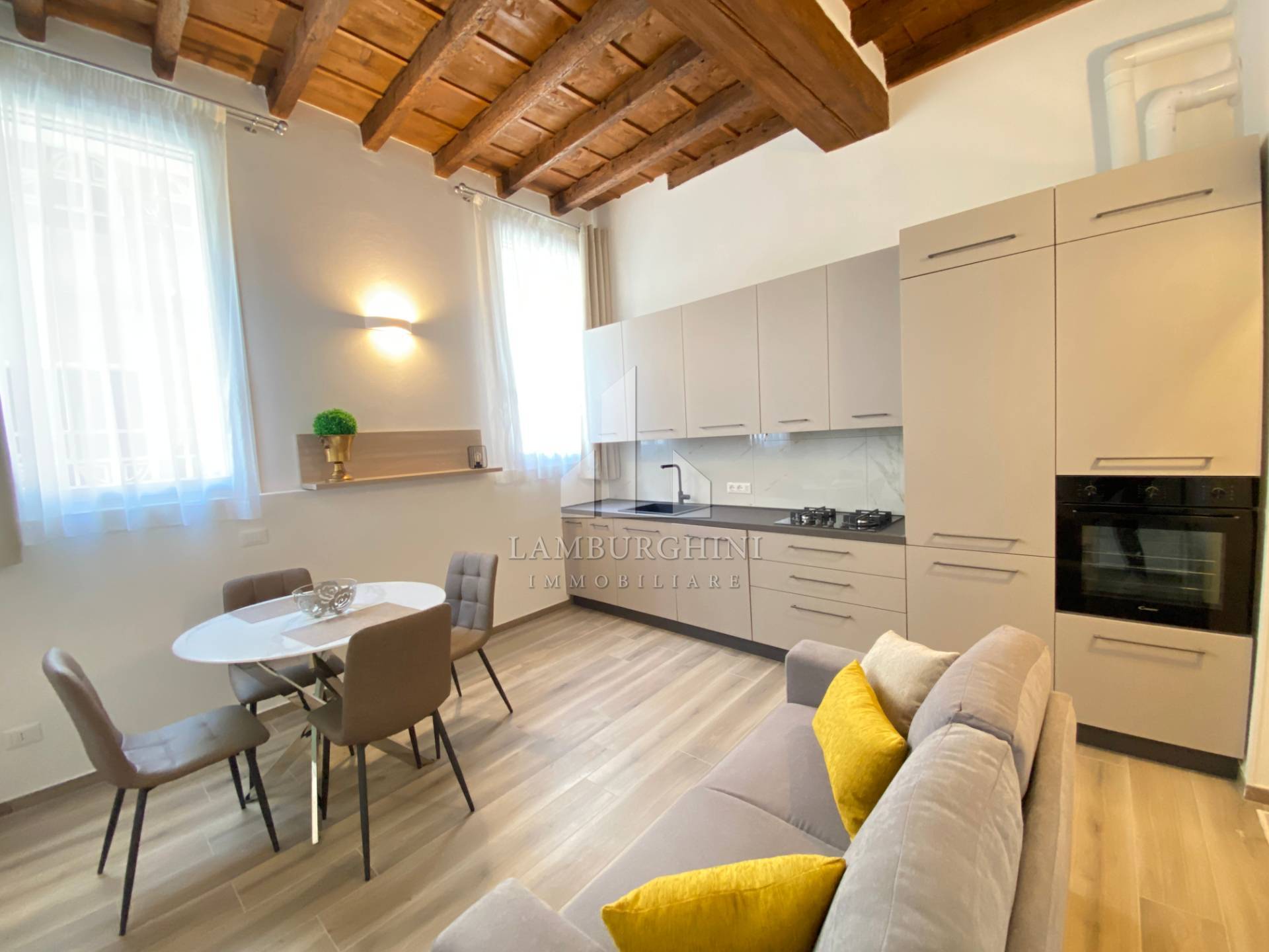 Appartamento in affitto a Ferrara, Centro storico