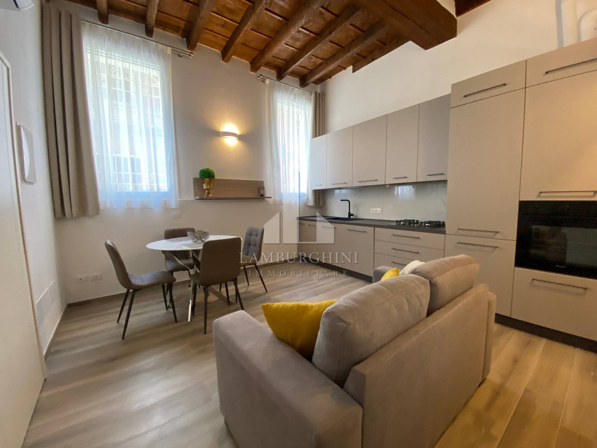 Appartamento in affitto a Ferrara, Centro storico