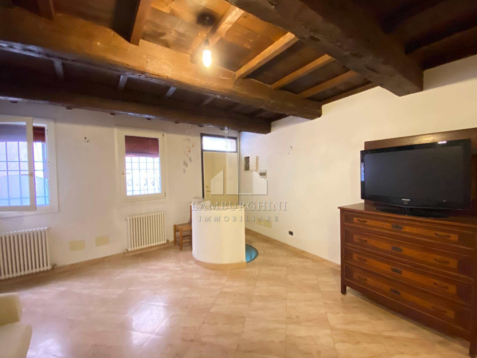 Casa indipendente in vendita a Ferrara, Centro storico