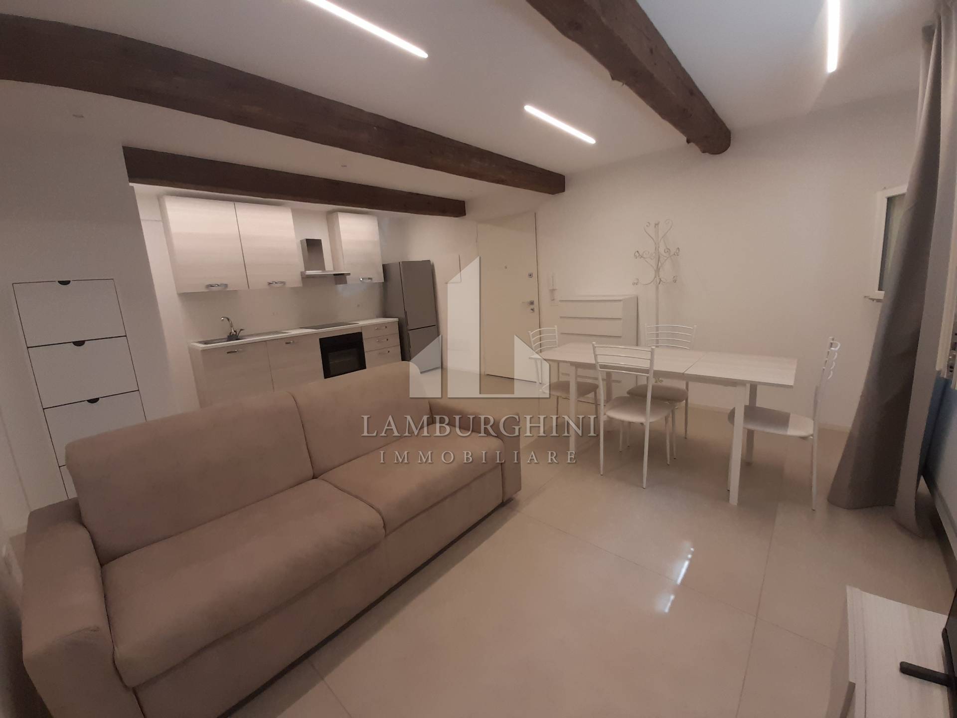 Appartamento in affitto a Ferrara, Centro storico