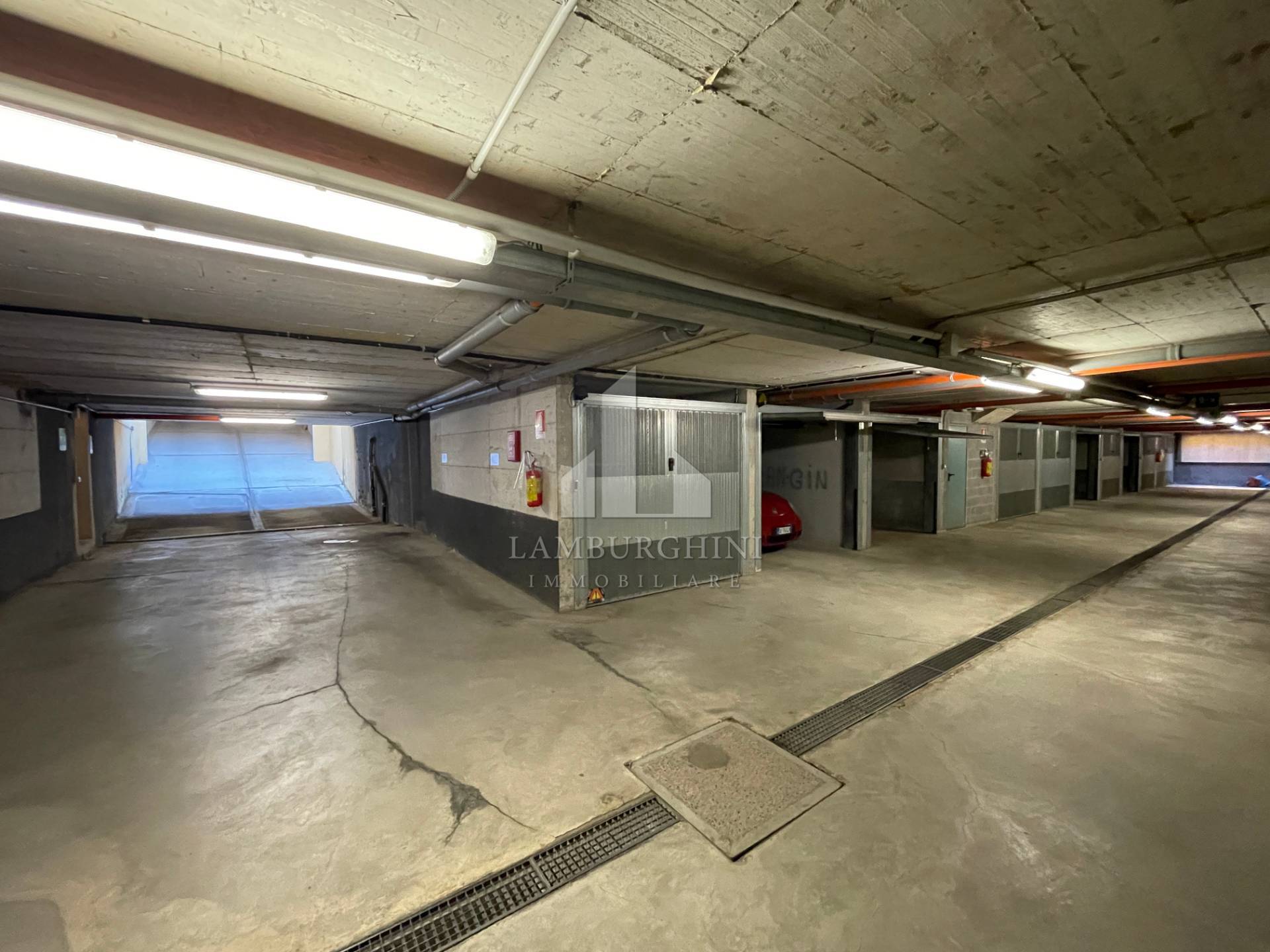 Box o garage in affitto a Ferrara, Centro storico