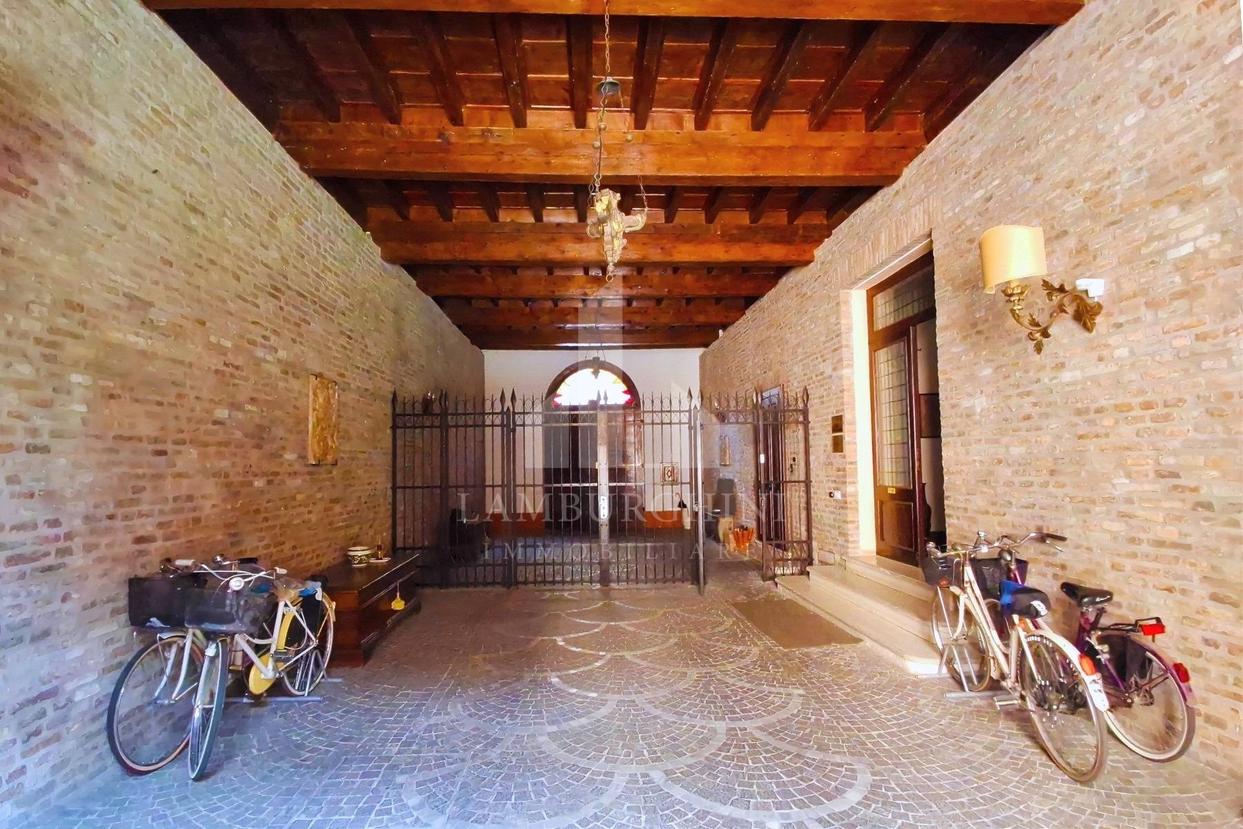 Appartamento in vendita a Ferrara, Centro storico