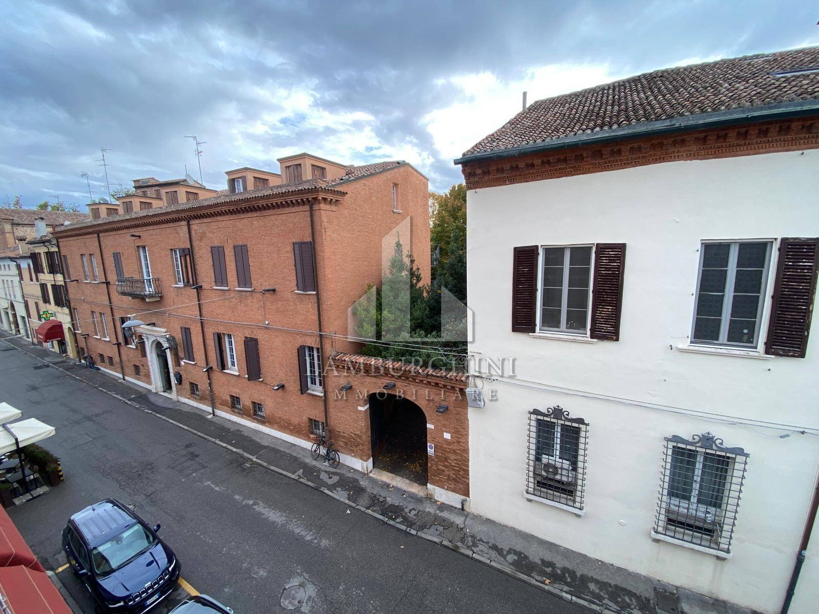 Appartamento in affitto a Ferrara, Centro storico