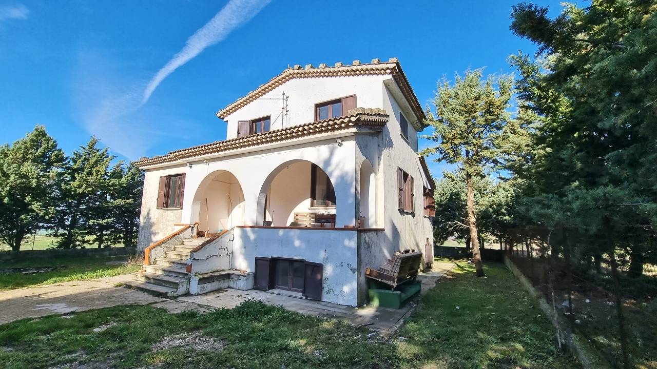 Casa indipendente in vendita a Monteleone di Puglia