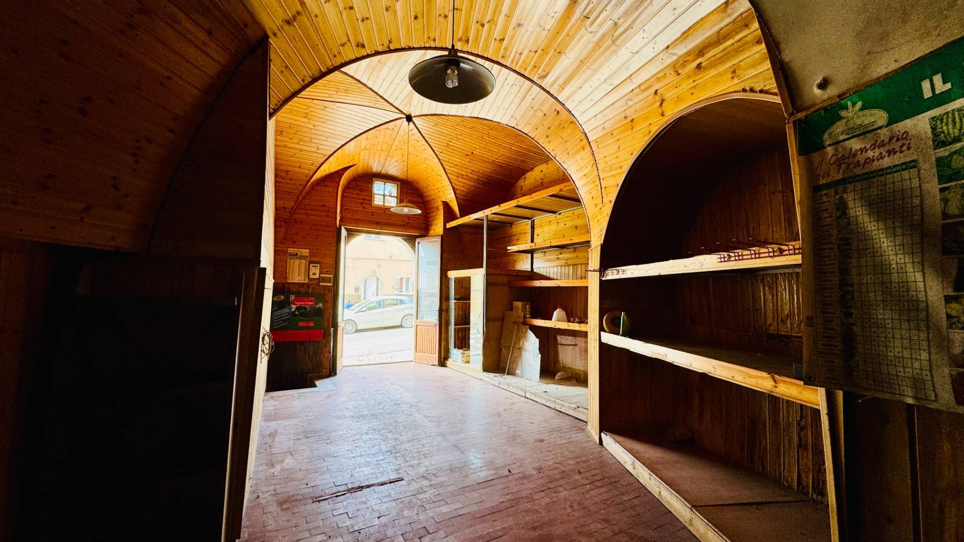 Locale Commerciale in vendita a Ariano Irpino