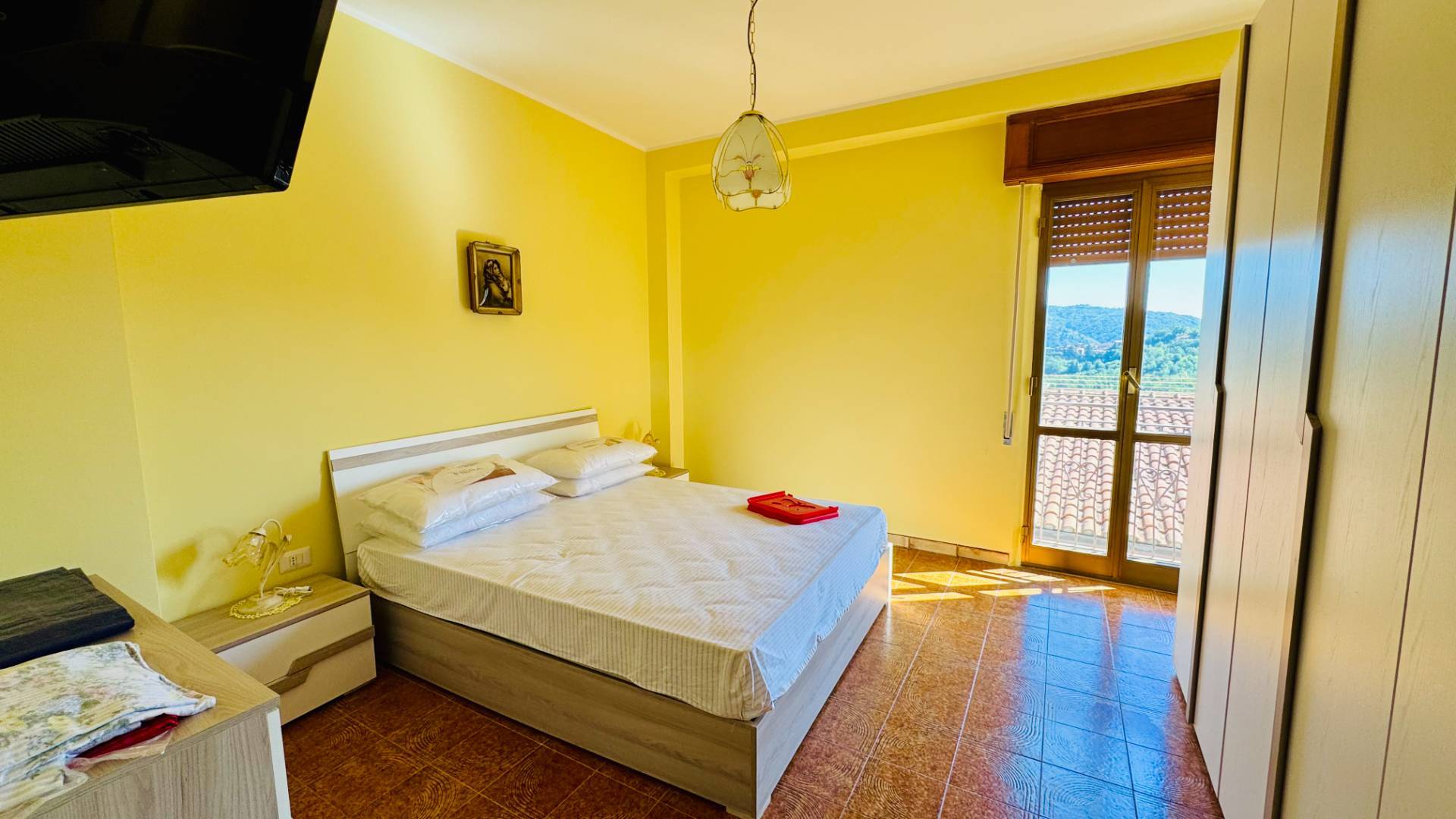 appartamento con terrazzo in vendita a Ceppaloni