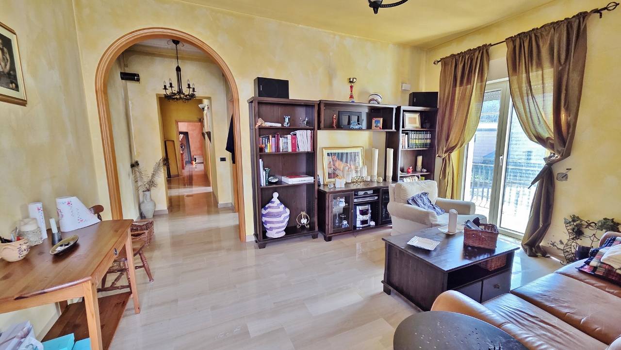 Casa Indipendente in vendita a Vallesaccarda