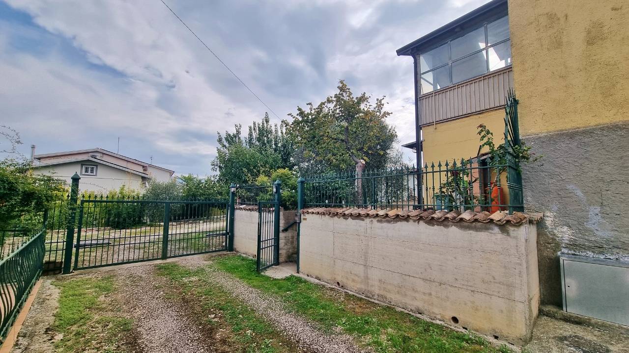 appartamento con giardino in vendita a Frigento