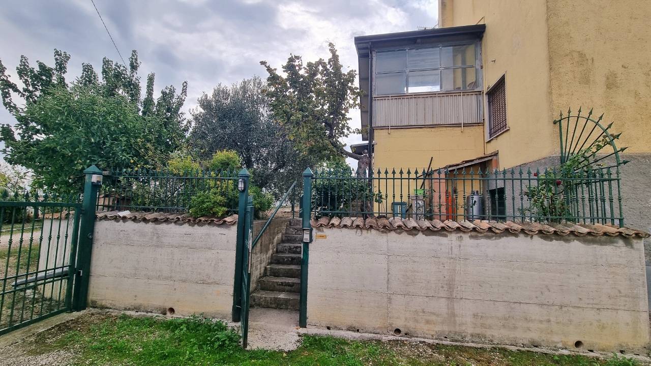 appartamento con giardino in vendita a Frigento