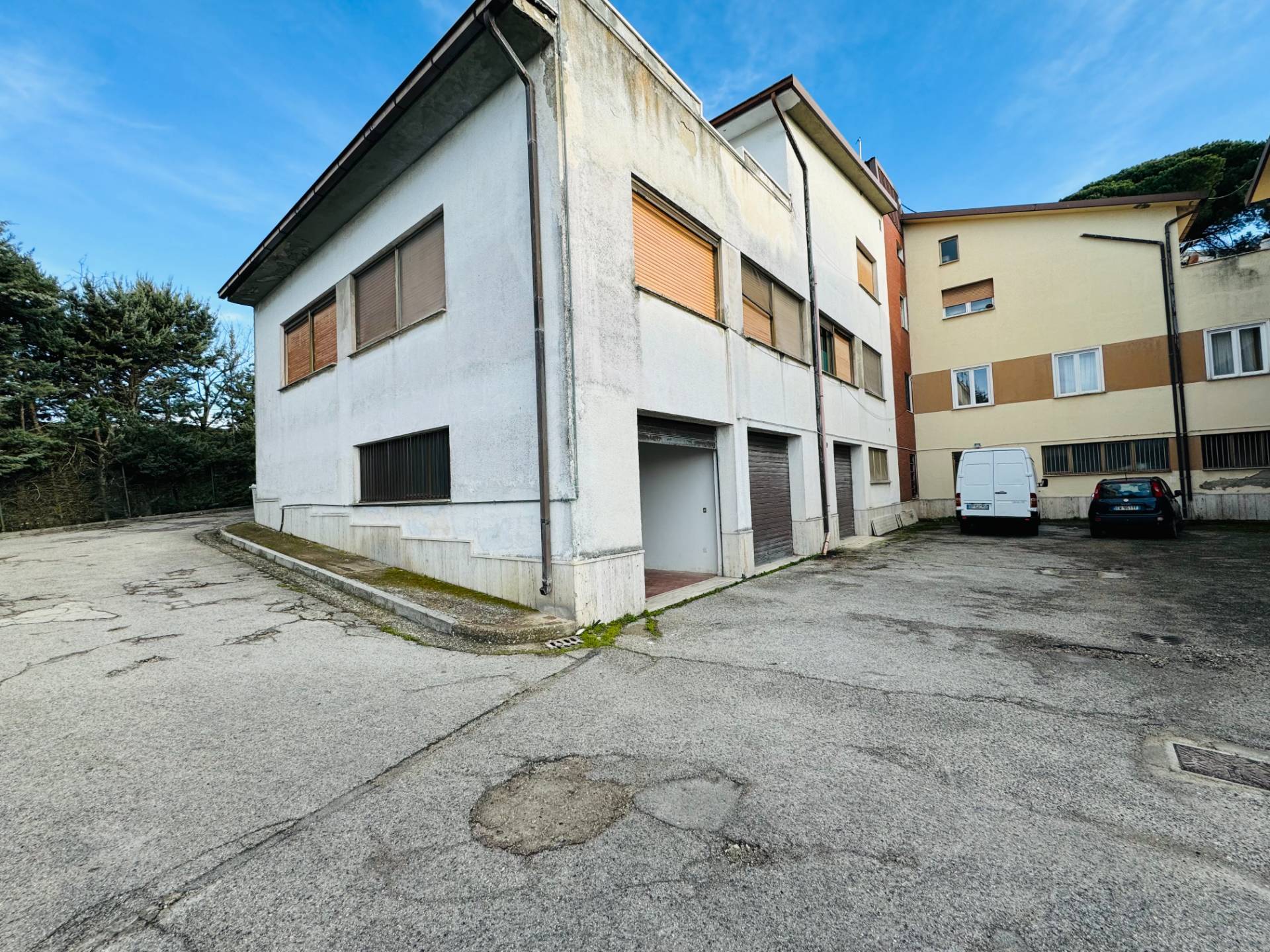 Locale commerciale in affitto a Ariano Irpino