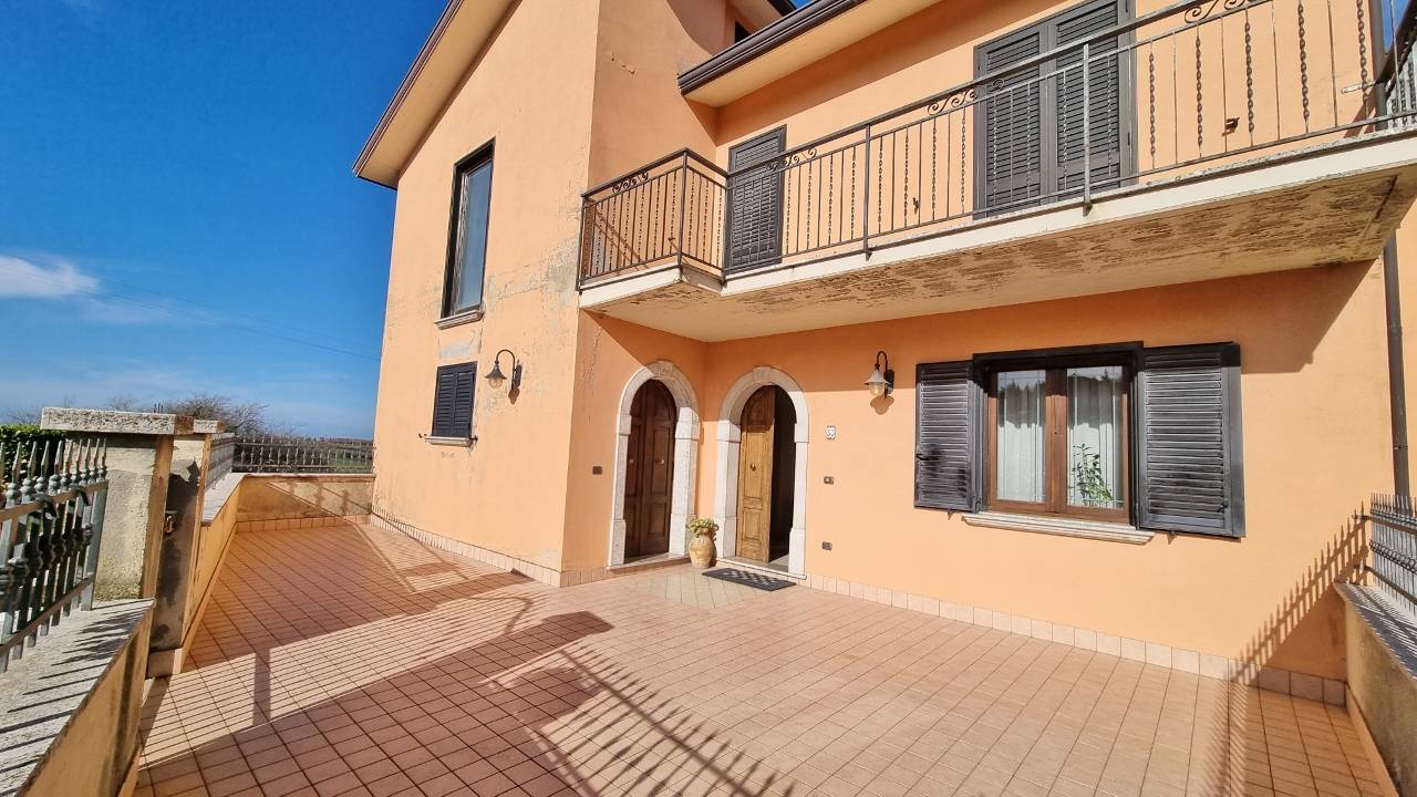 Villa bifamiliare in vendita a Guardia Lombardi