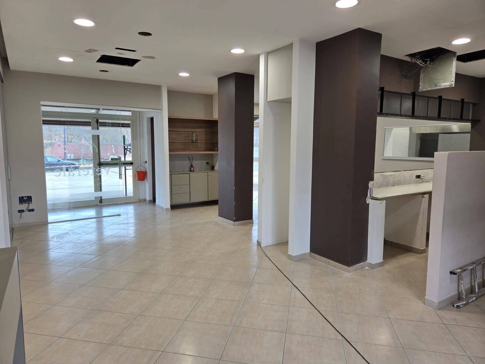 Locale commerciale in affitto a Volturara Irpina