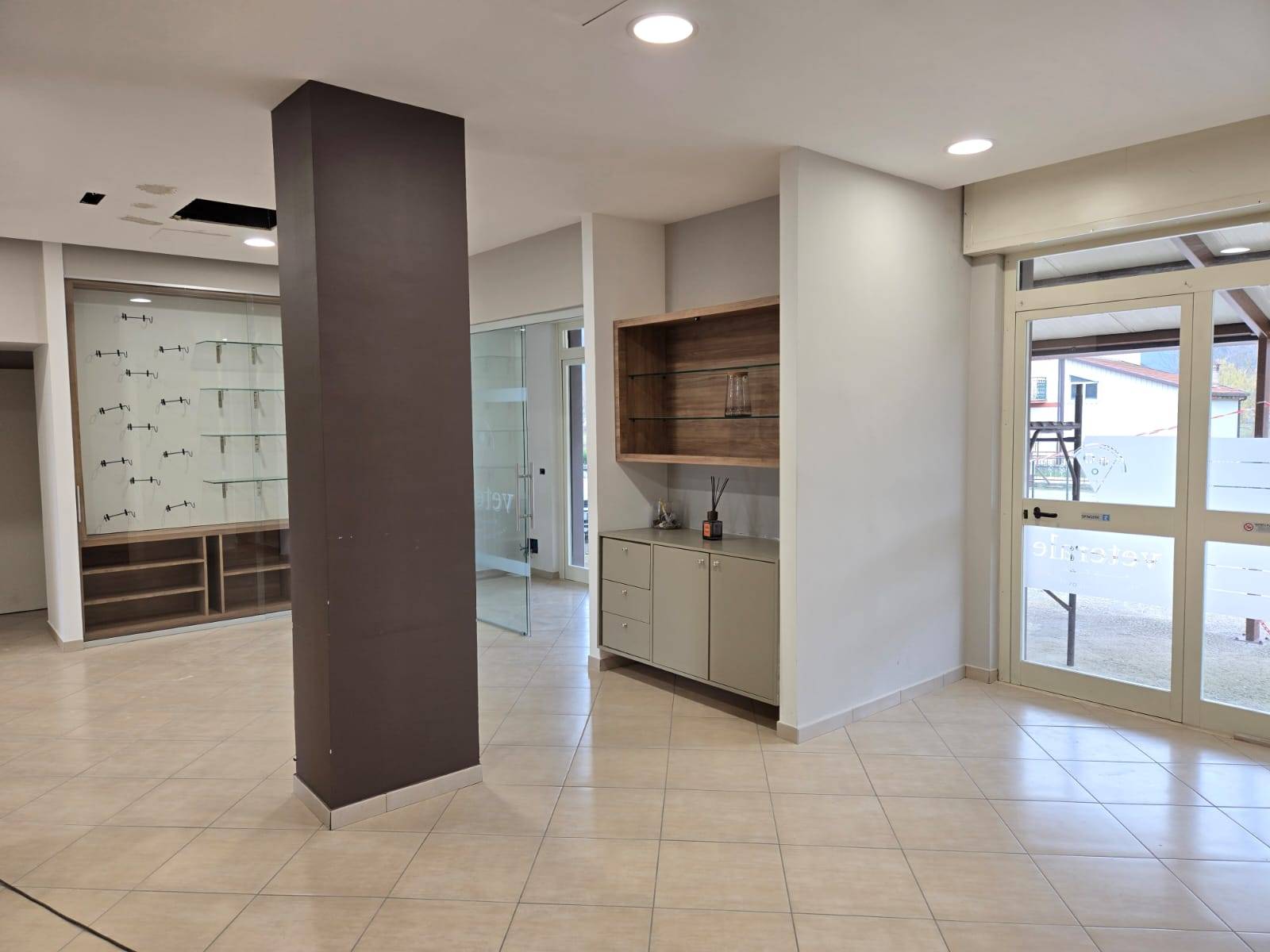 Locale commerciale in affitto a Volturara Irpina