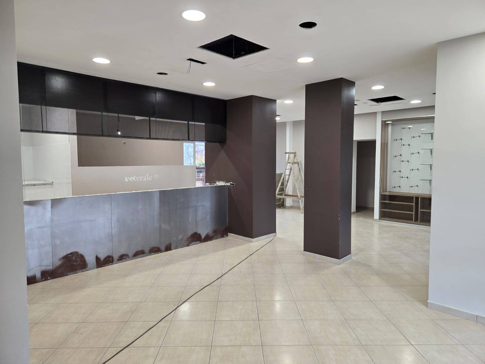 Locale commerciale in affitto a Volturara Irpina