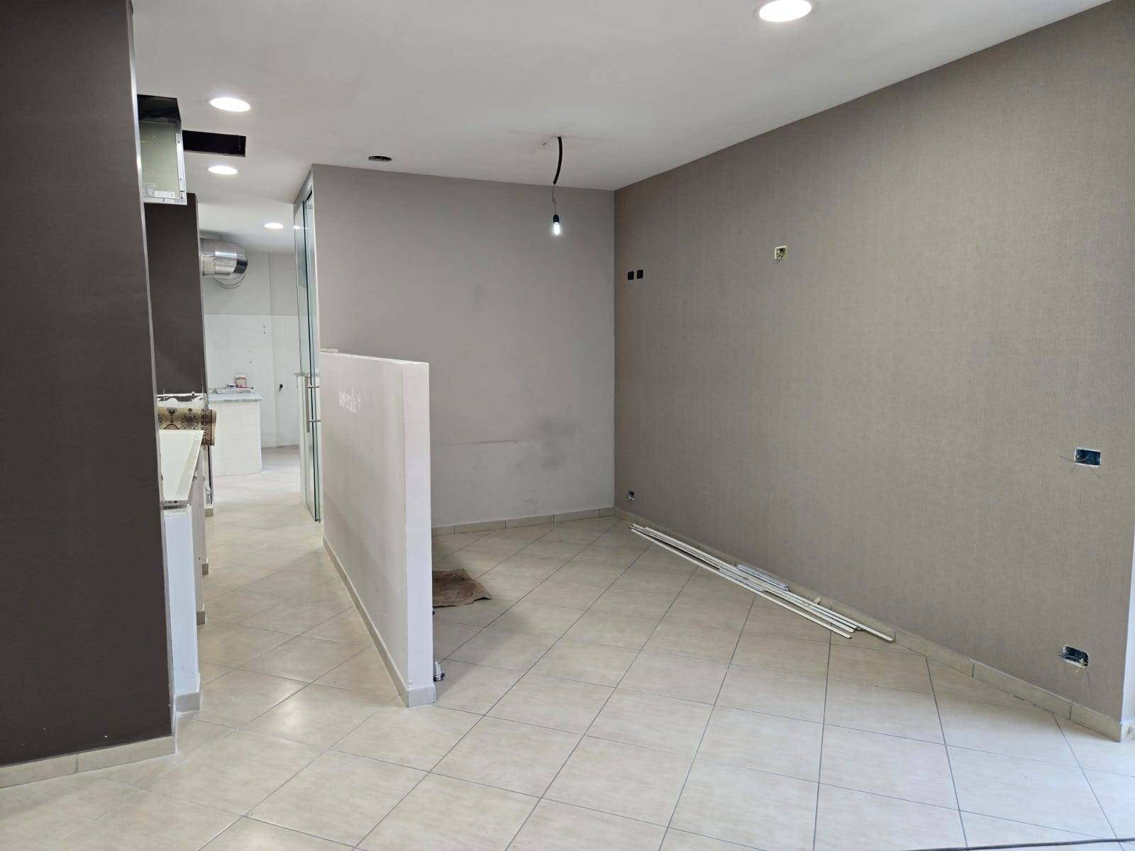 Locale commerciale in affitto a Volturara Irpina