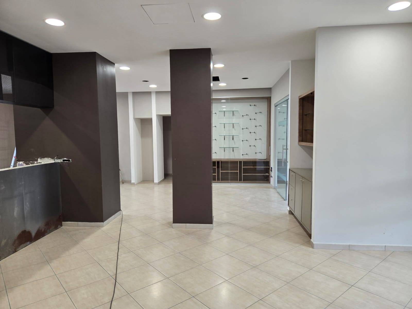 Locale commerciale in affitto a Volturara Irpina