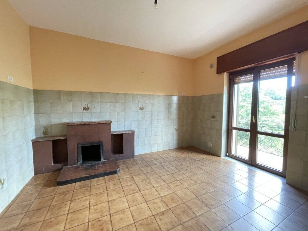 appartamento con giardino in vendita a Montemarano