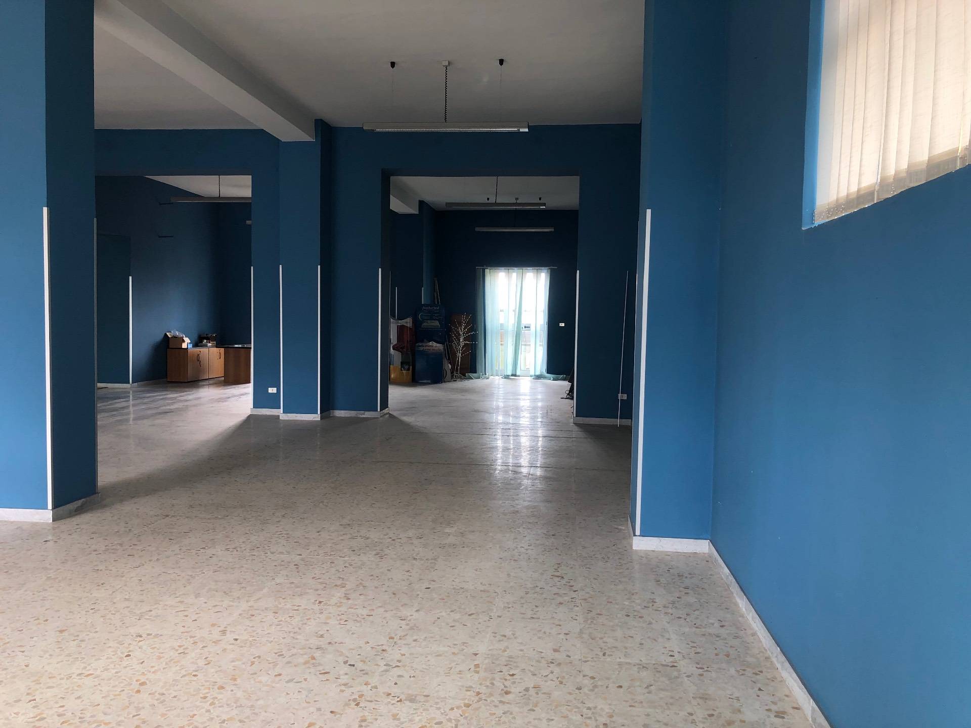 Locale commerciale in affitto a Mirabella Eclano, Pianopantano