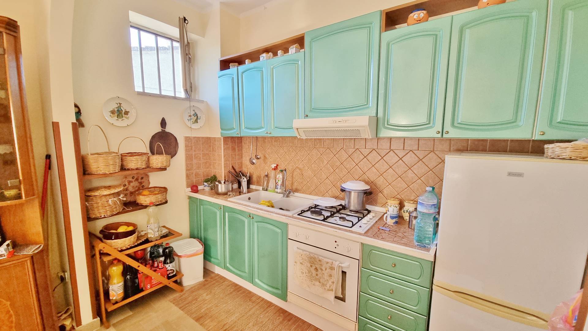 Casa Indipendente in vendita a Vallesaccarda