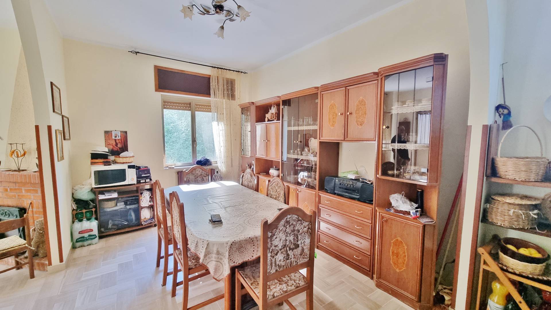 Casa Indipendente in vendita a Vallesaccarda