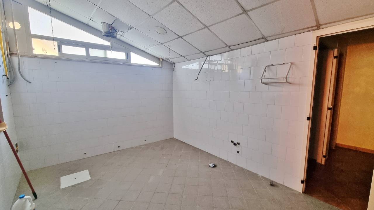 Locale commerciale in affitto a Grottaminarda