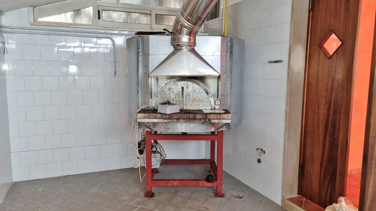 Locale commerciale in affitto a Grottaminarda