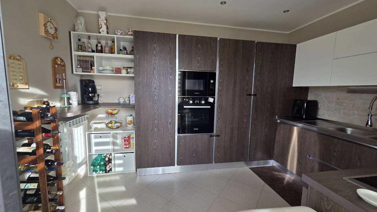 appartamento con terrazzo in vendita a Mirabella Eclano, Pianopantano