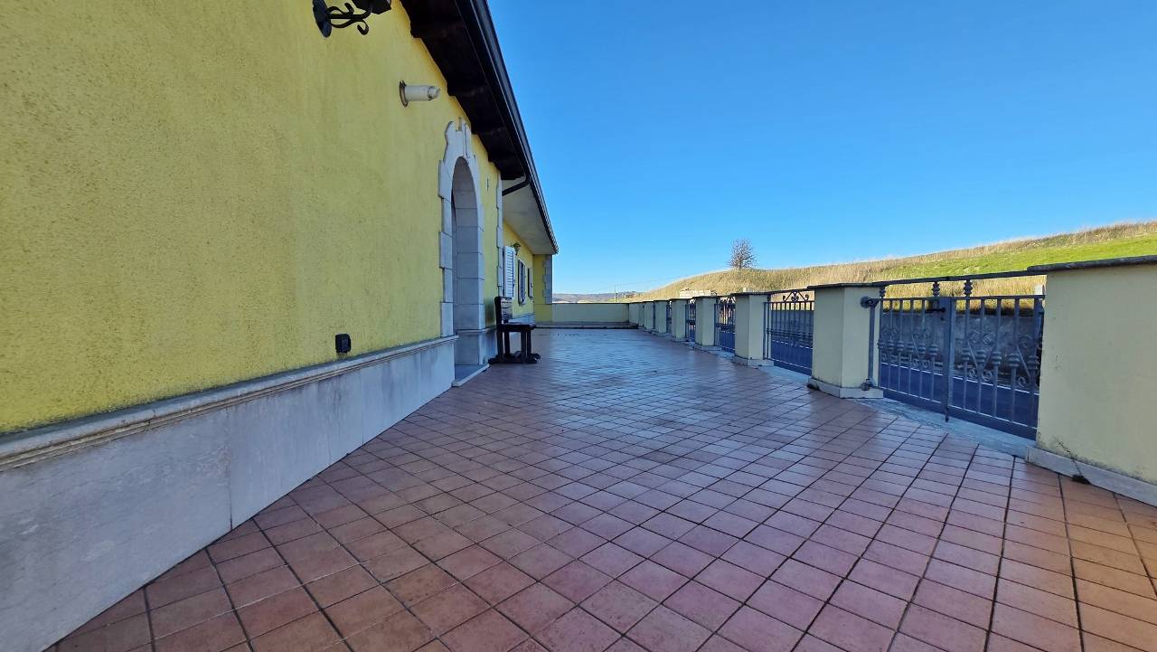 appartamento con terrazzo in vendita a Anzano di Puglia