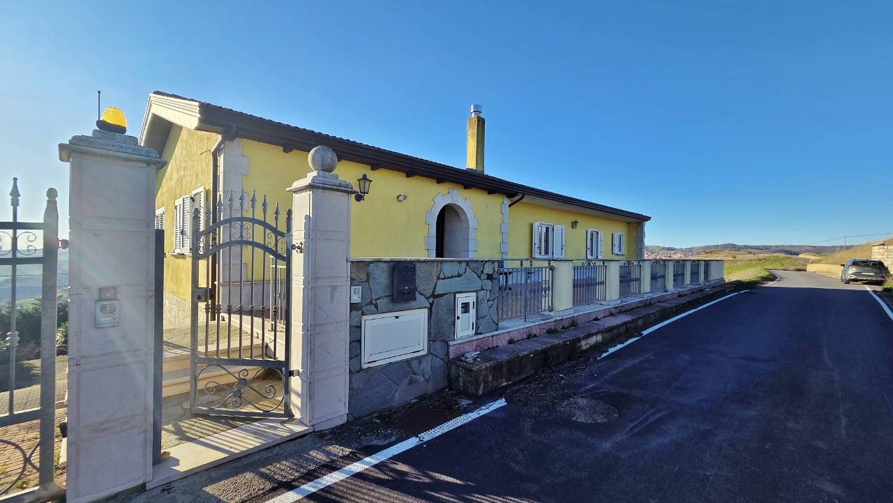 appartamento con terrazzo in vendita a Anzano di Puglia