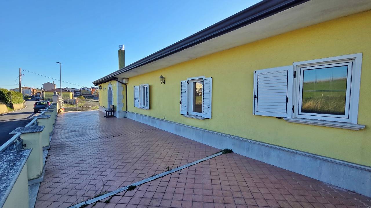 appartamento con terrazzo in vendita a Anzano di Puglia