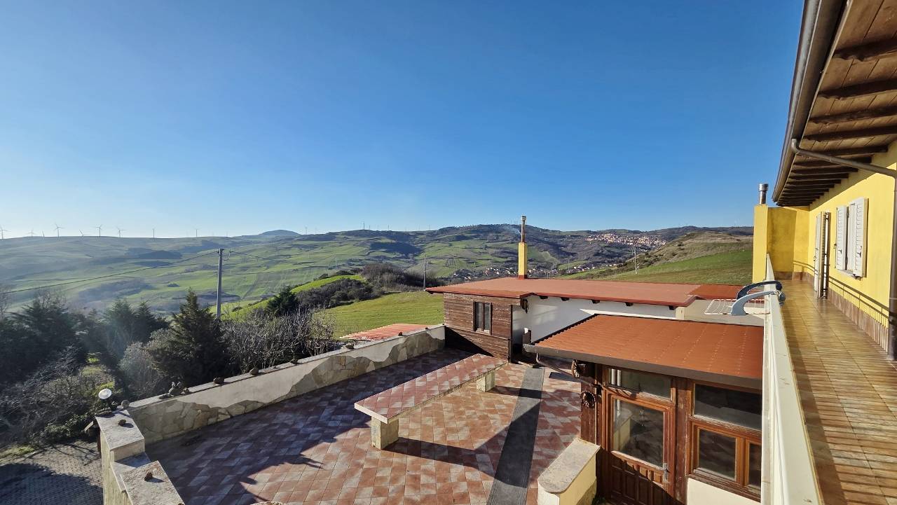 appartamento con terrazzo in vendita a Anzano di Puglia