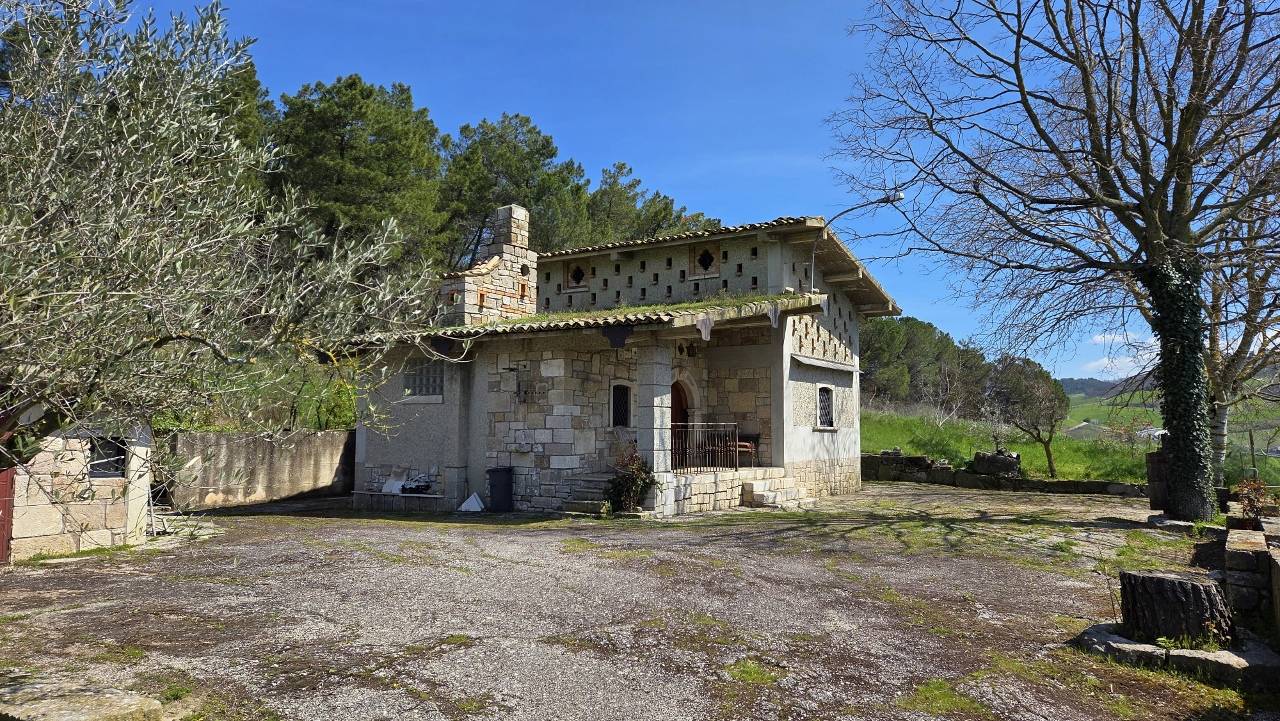 Villa in vendita a Vallesaccarda