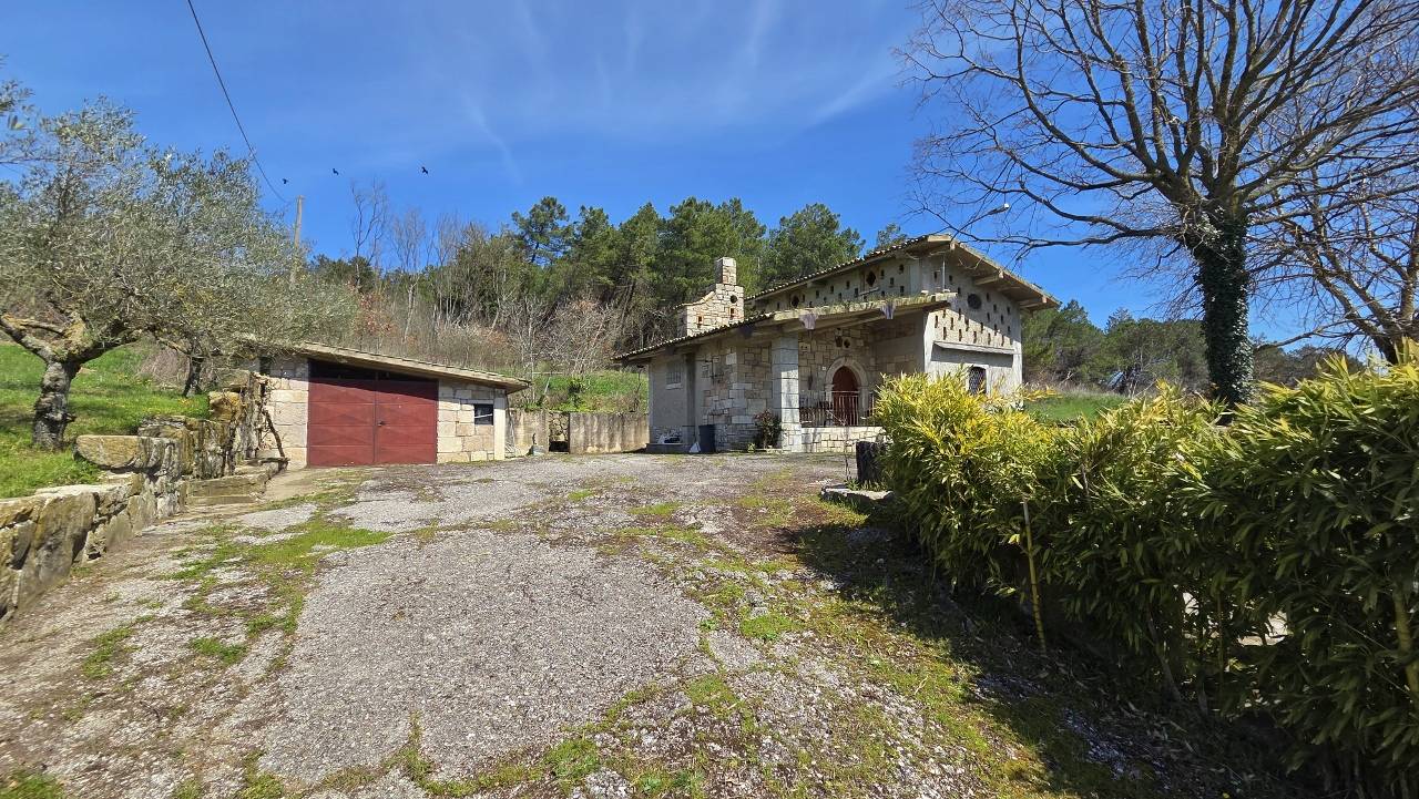 Villa in vendita a Vallesaccarda