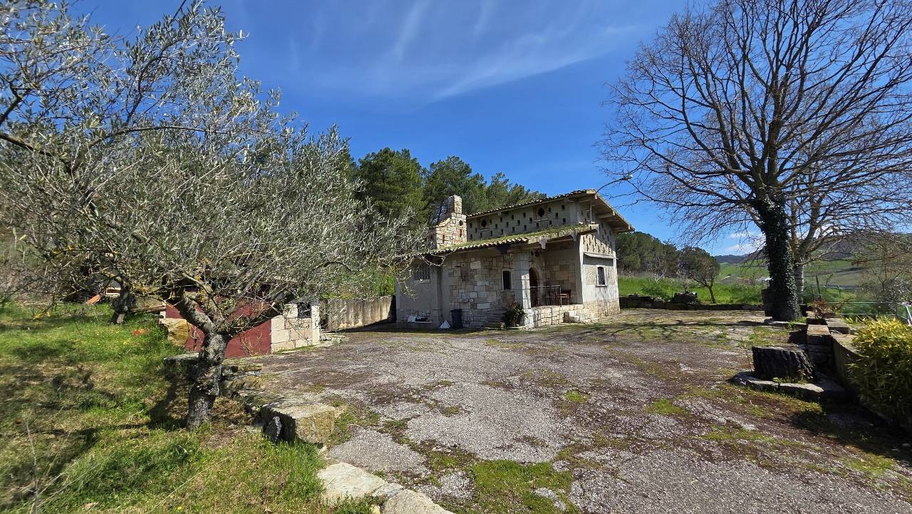 Villa in vendita a Vallesaccarda