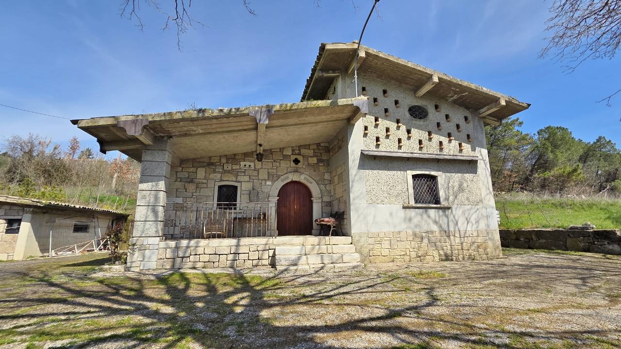 Villa in vendita a Vallesaccarda