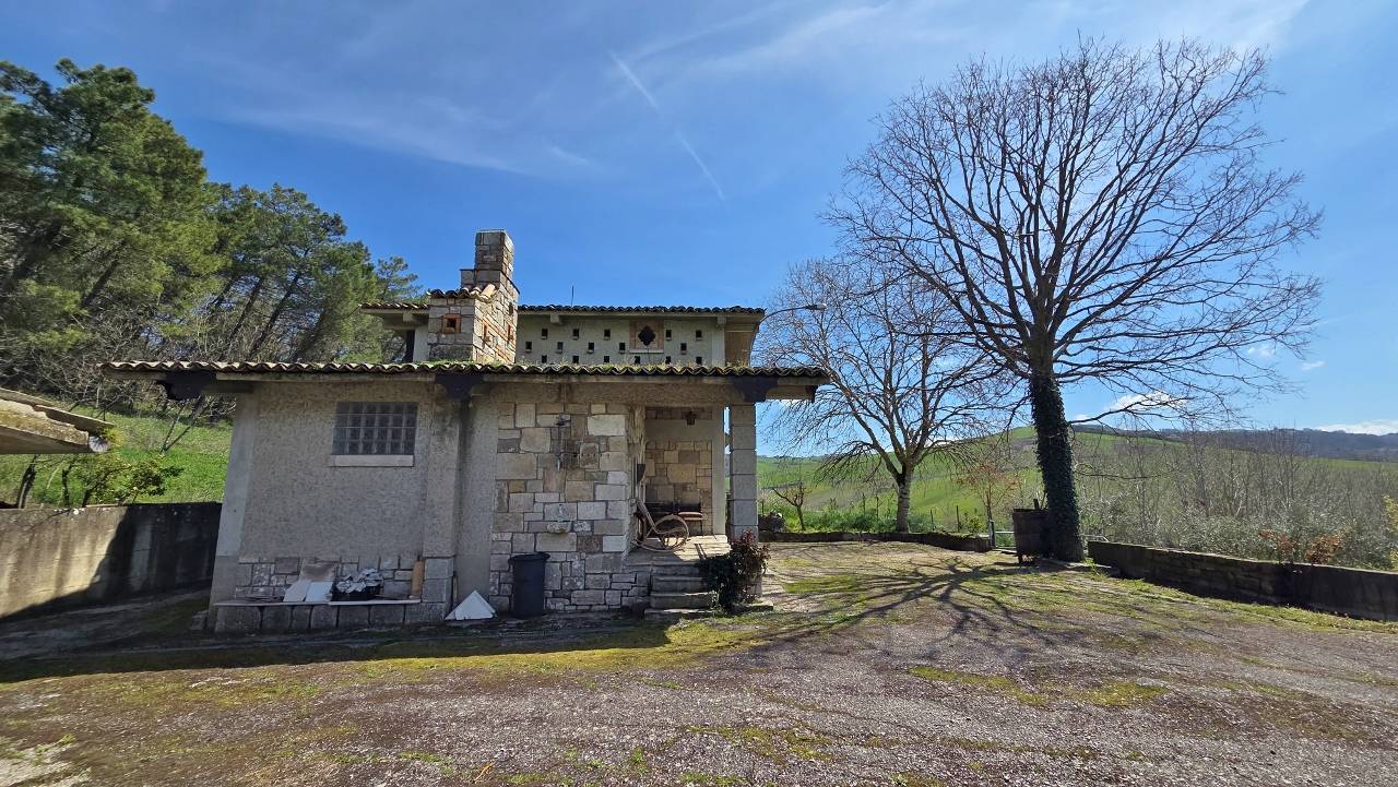 Villa in vendita a Vallesaccarda