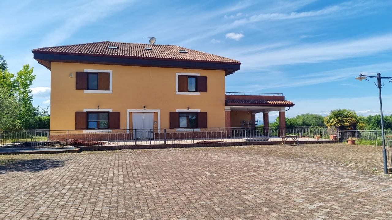 Villa in vendita a Grottaminarda