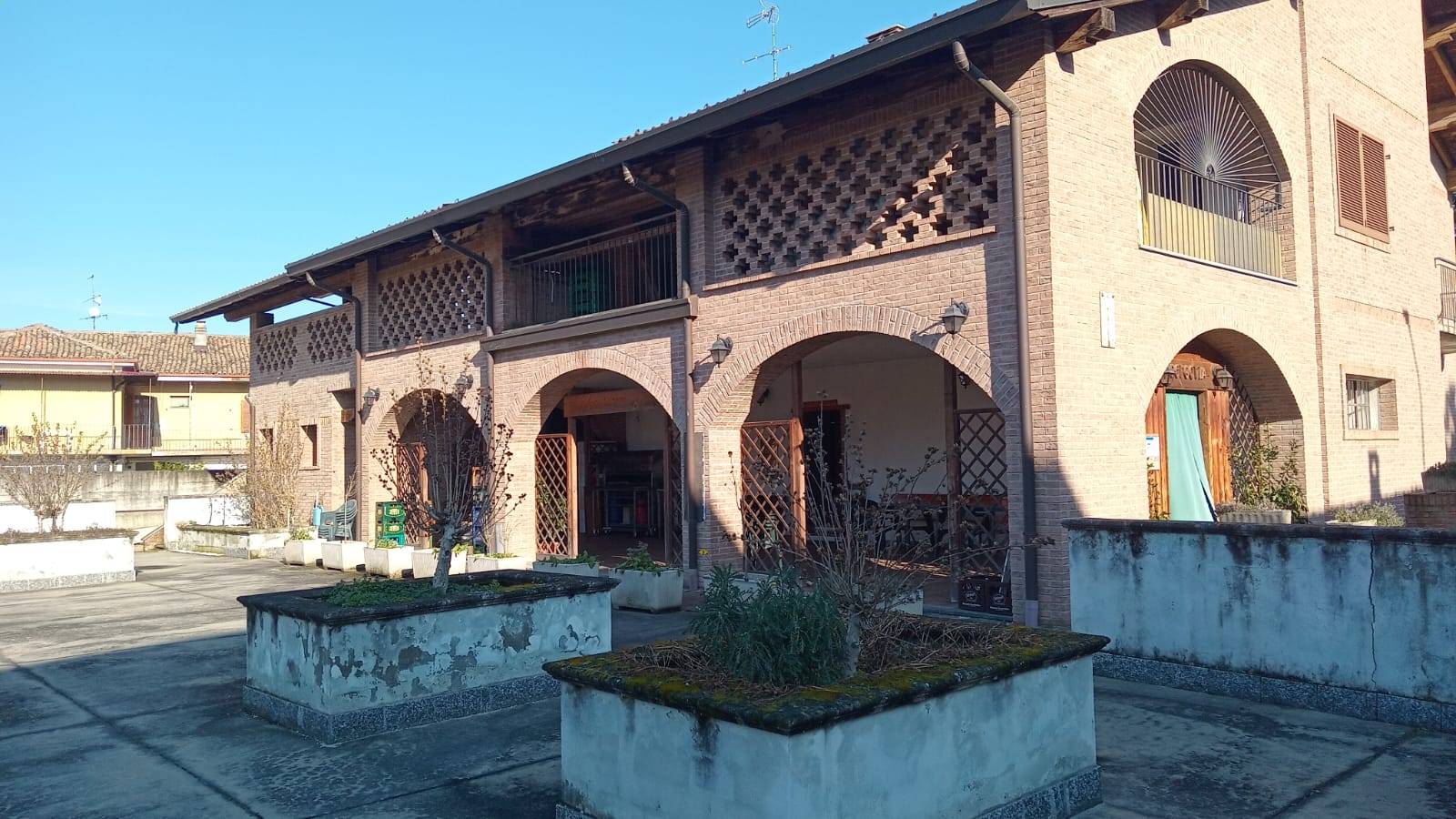 Attivit commerciale in affitto a Retorbido